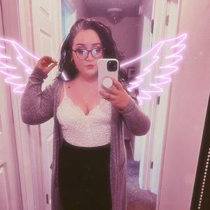 Meet your Posher, Cecelia